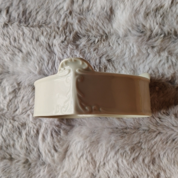 Musical Heart Trinket Jewelry Music Porcelain Floral Box - Picture 11 of 14